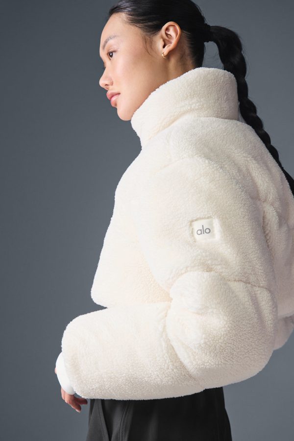 Sherpa Main Act Corset Puffer ?C Ivory